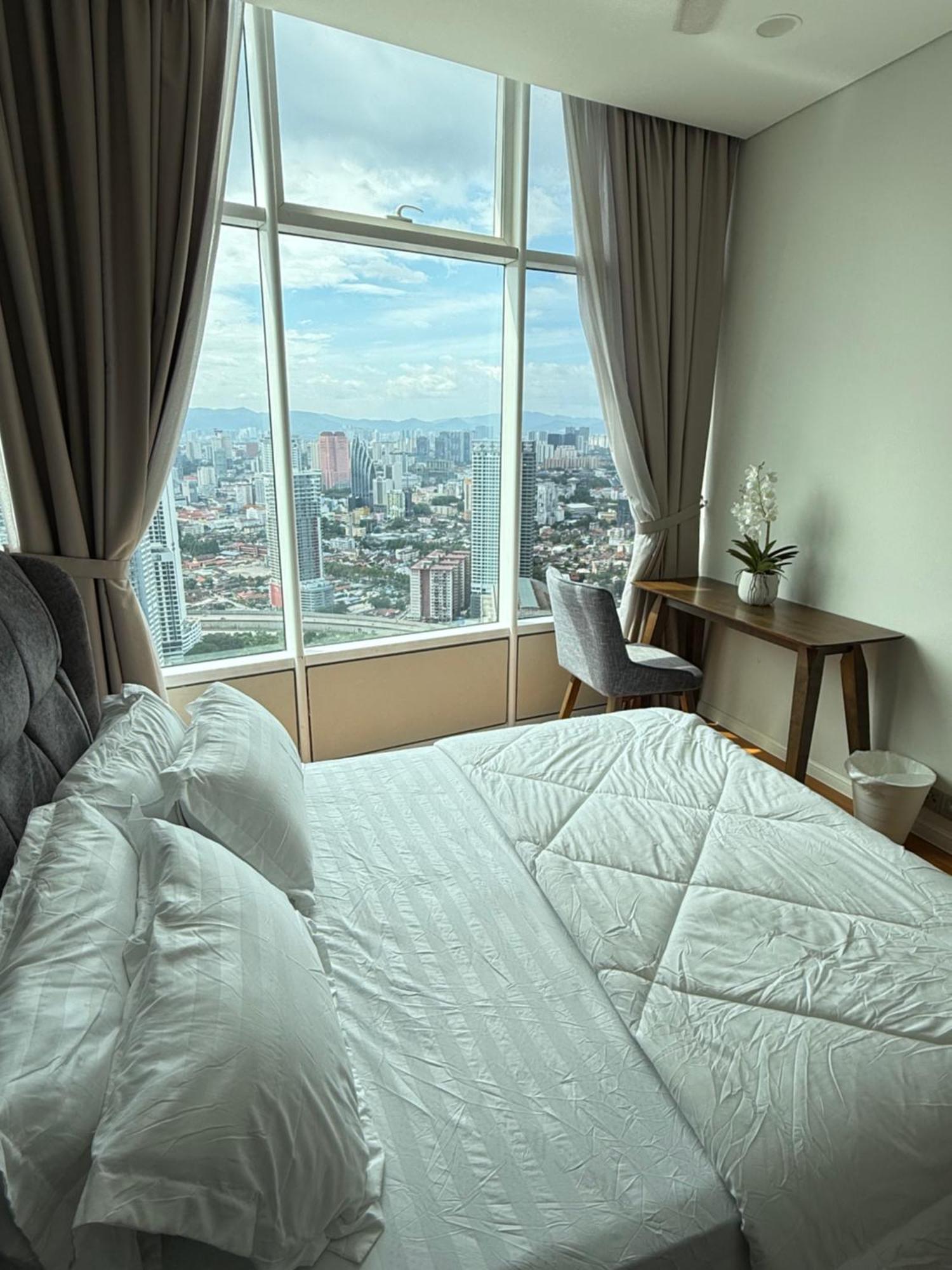 Apartment Urban Sky Near Klcc Complementary Breakfast