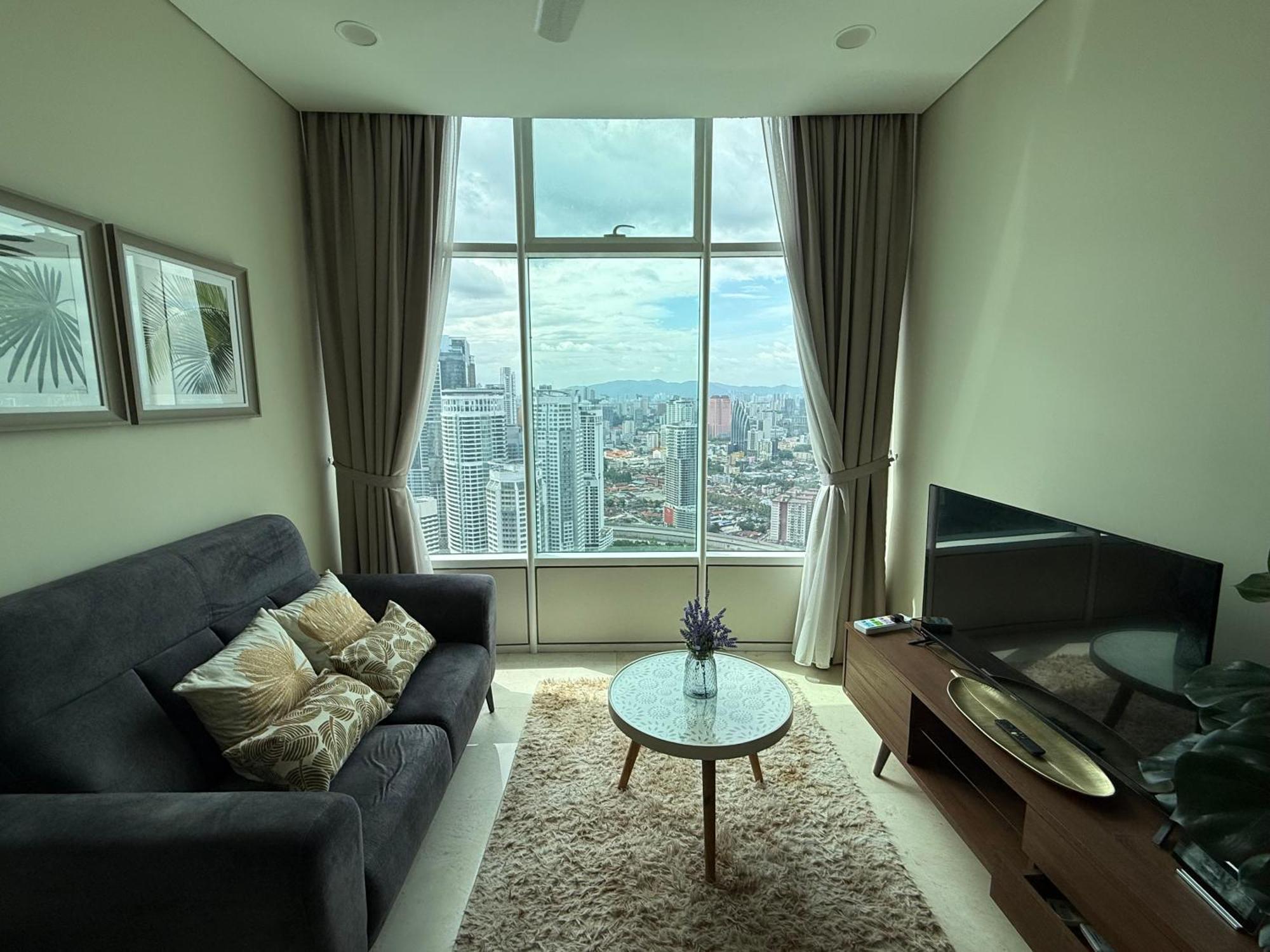 Urban Sky Near Klcc Complementary Breakfast Apartment