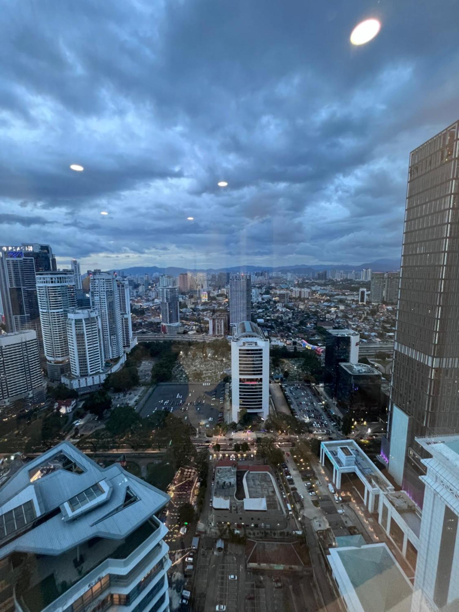 Urban Sky Near Klcc Complementary Breakfast Apartment *